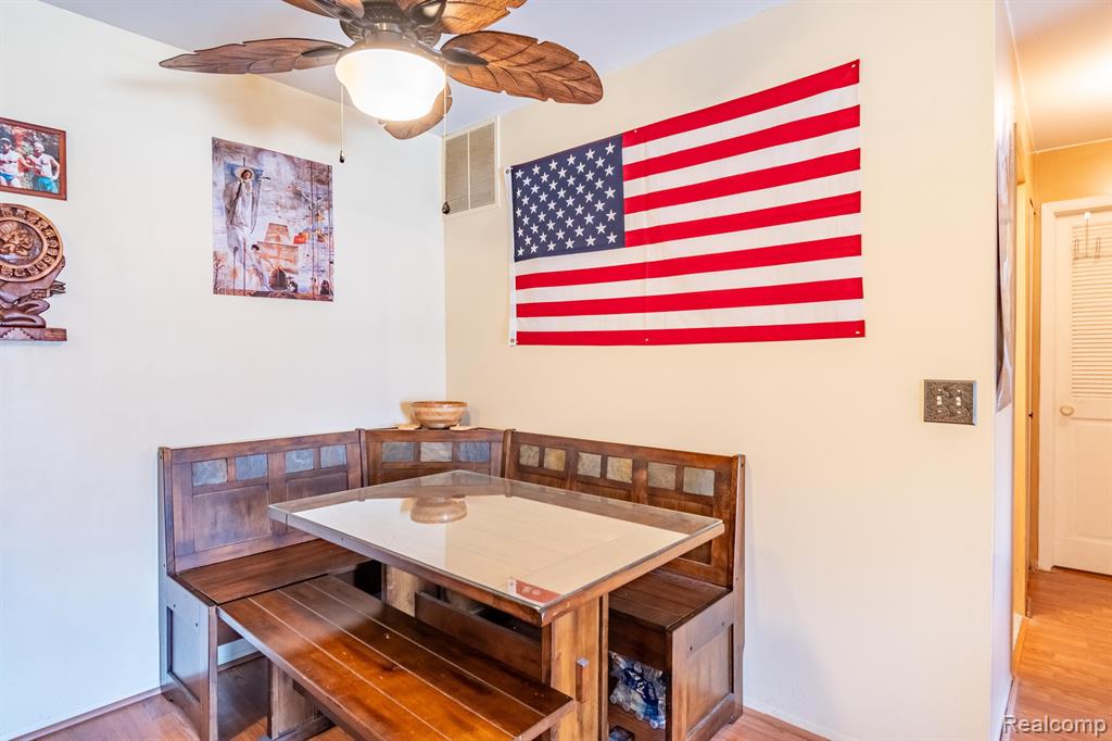 24056 Middlebelt Road, Unit 20 Farmington, MI 48336 - Photo 8 of 17