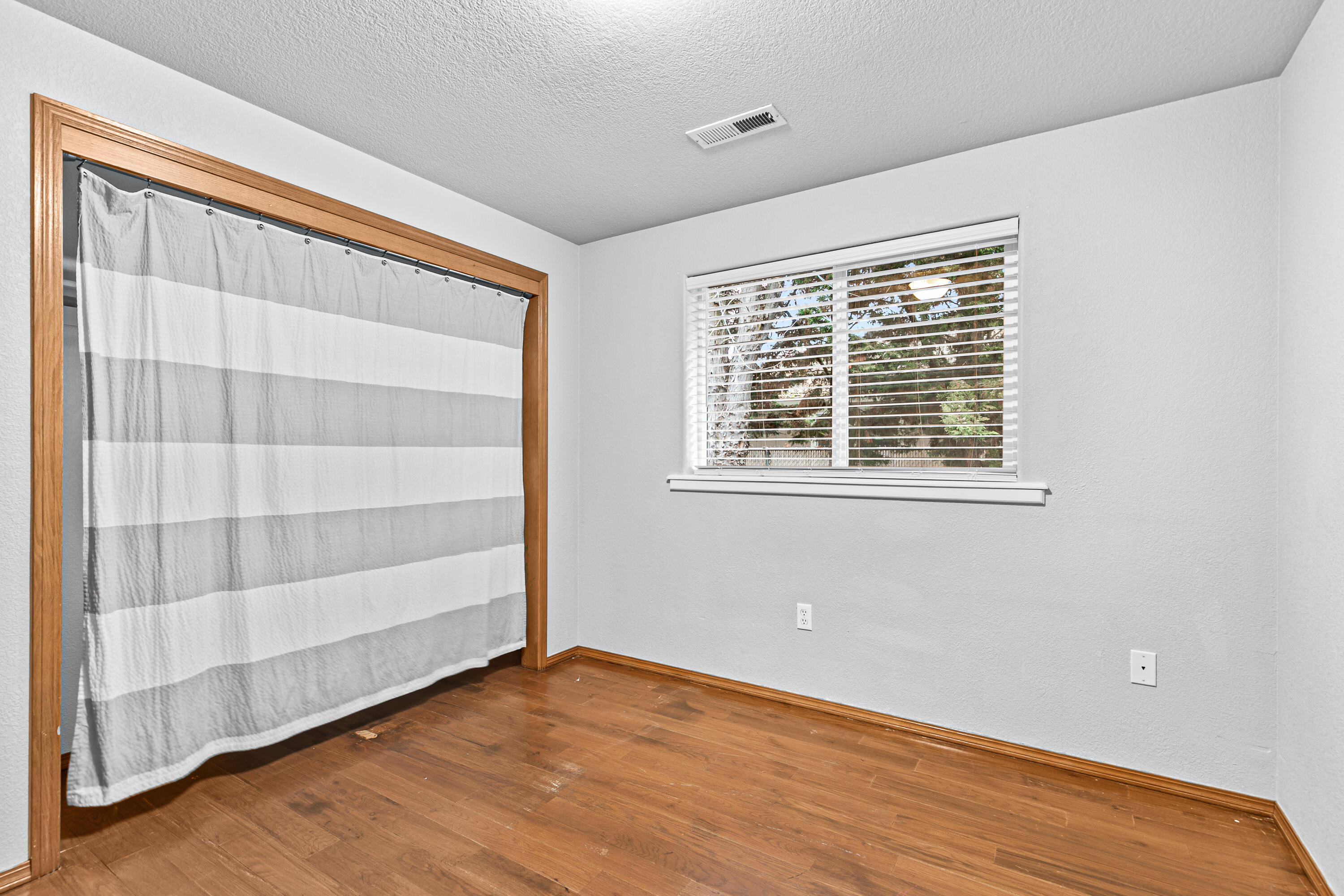 388 Crystal Drive Eagle Point, OR 97524 - Photo 18 of 35 18