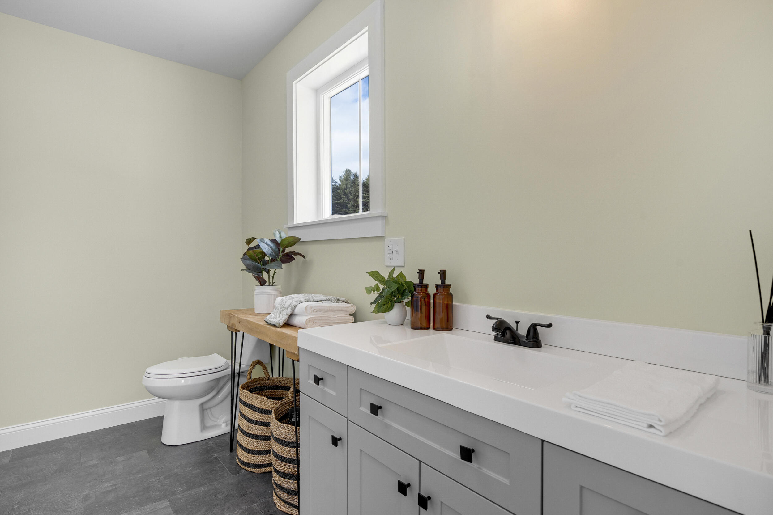 179 Weeks Road Gardiner, ME 04345 - Photo 19 of 96 32_179weeks-23