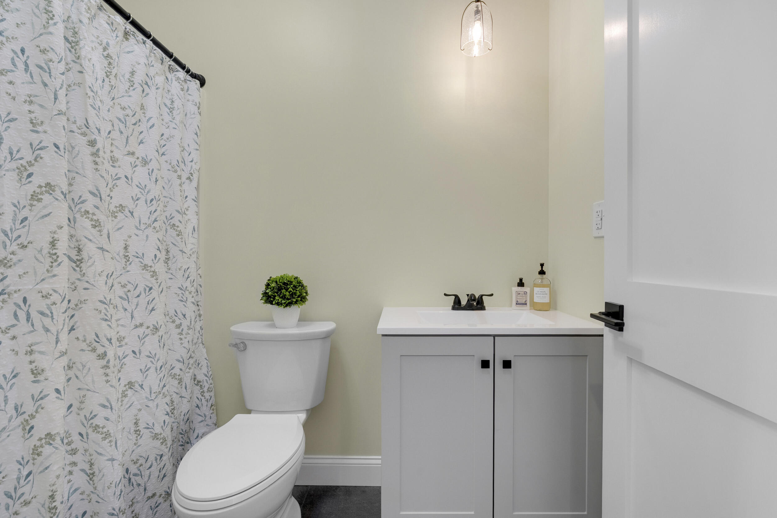 179 Weeks Road Gardiner, ME 04345 - Photo 39 of 81 38_179weeks-29