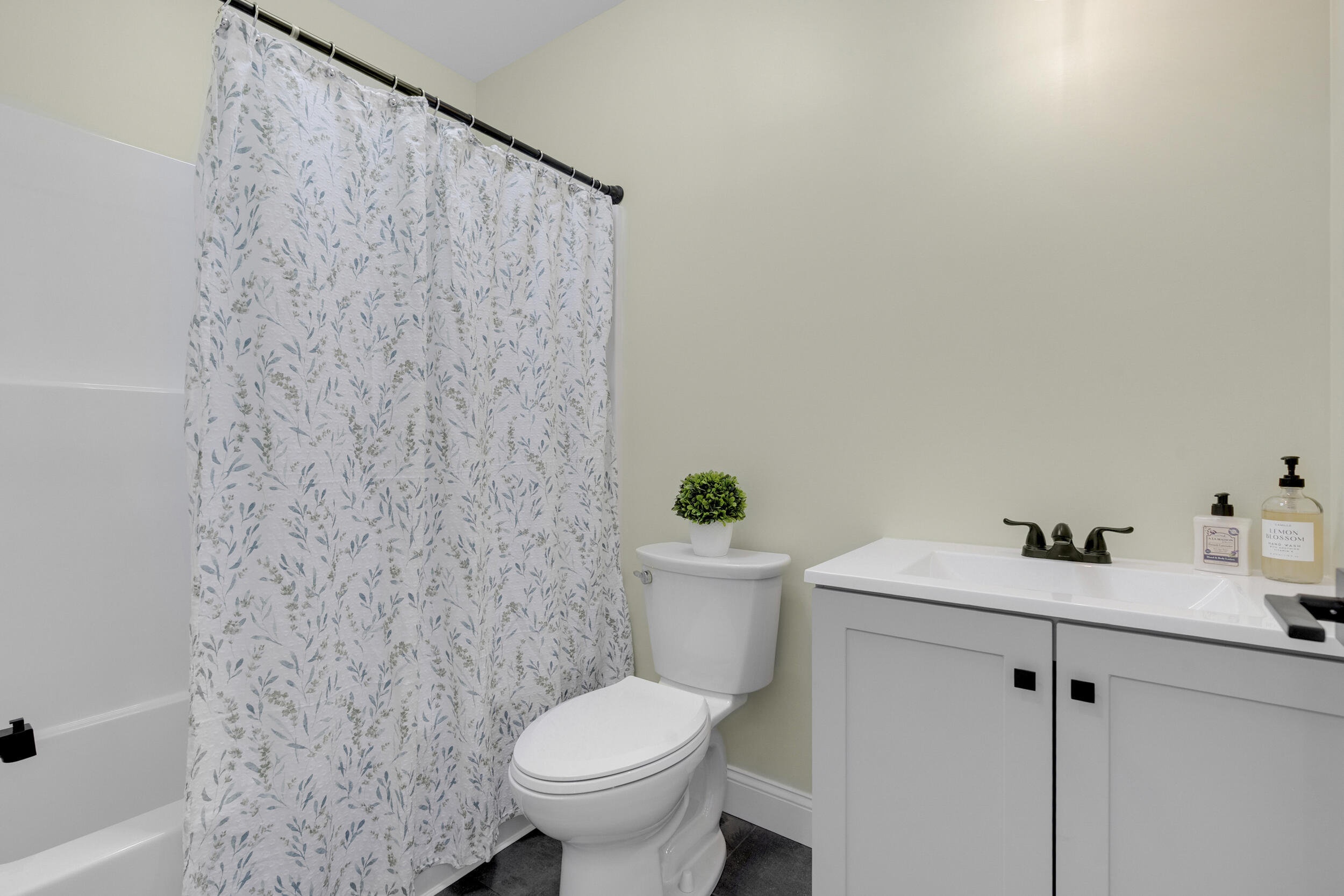 179 Weeks Road Gardiner, ME 04345 - Photo 51 of 96 39_179weeks-30