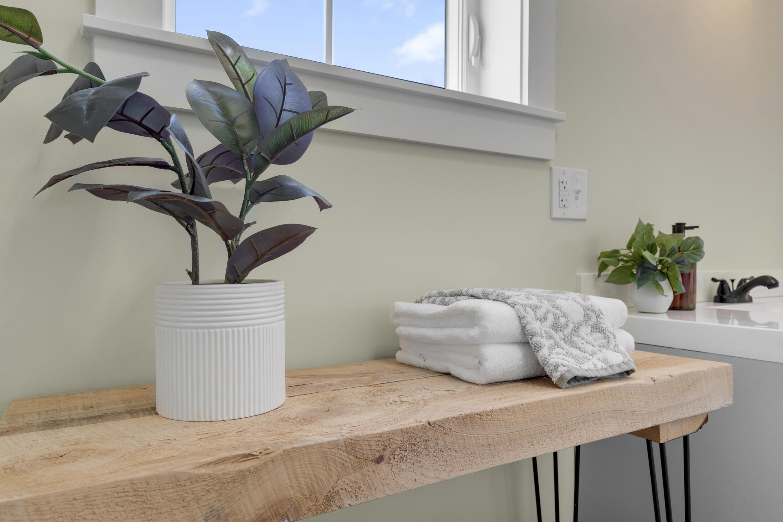 179 Weeks Road Gardiner, ME 04345 - Photo 69 of 96 58_179weeks-49