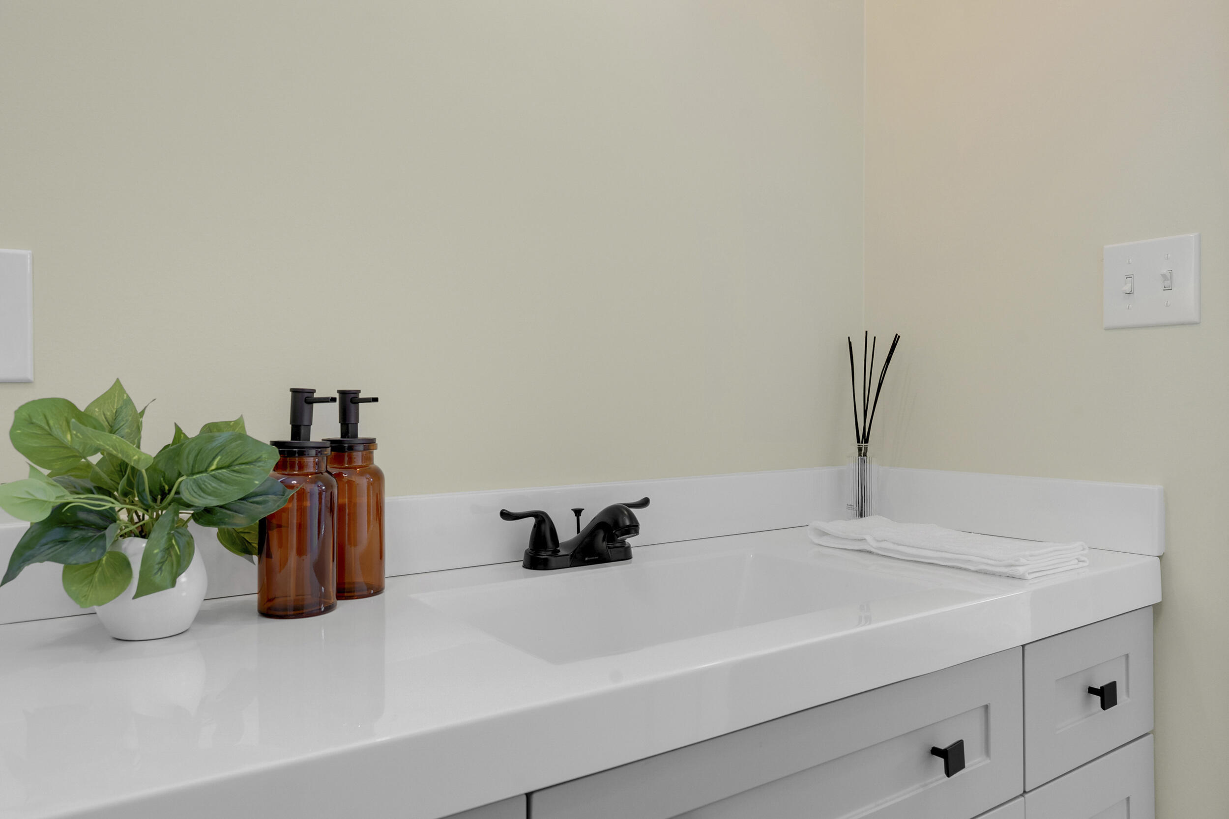 179 Weeks Road Gardiner, ME 04345 - Photo 9 of 81 36_179weeks-27