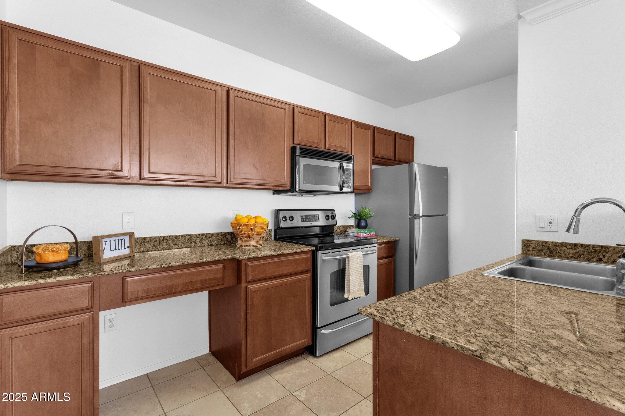 2134 East Broadway Road, Unit 2033 Tempe, AZ 85282 - Photo 8 of 23 Kitchen