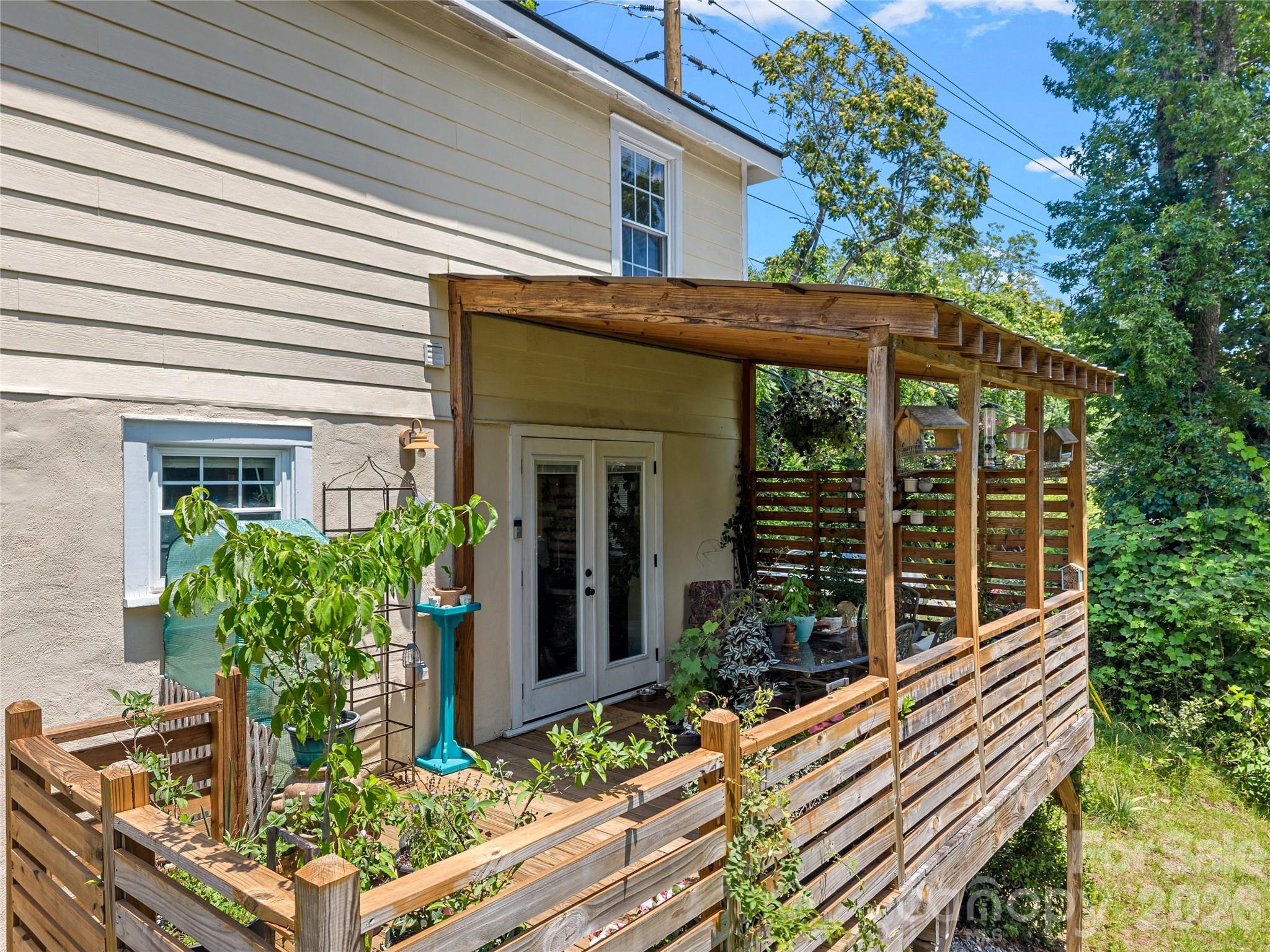 144 East Howard Street Tryon, NC 28782 - Photo 28 of 44