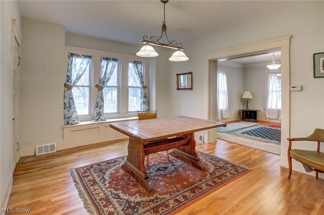 6389 Stumph Road Cleveland, OH 44130 - Photo 5 of 24