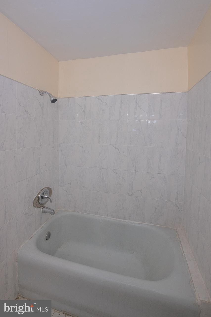 318 Huntley Road Upper Darby, PA 19082 - Photo 22 of 41