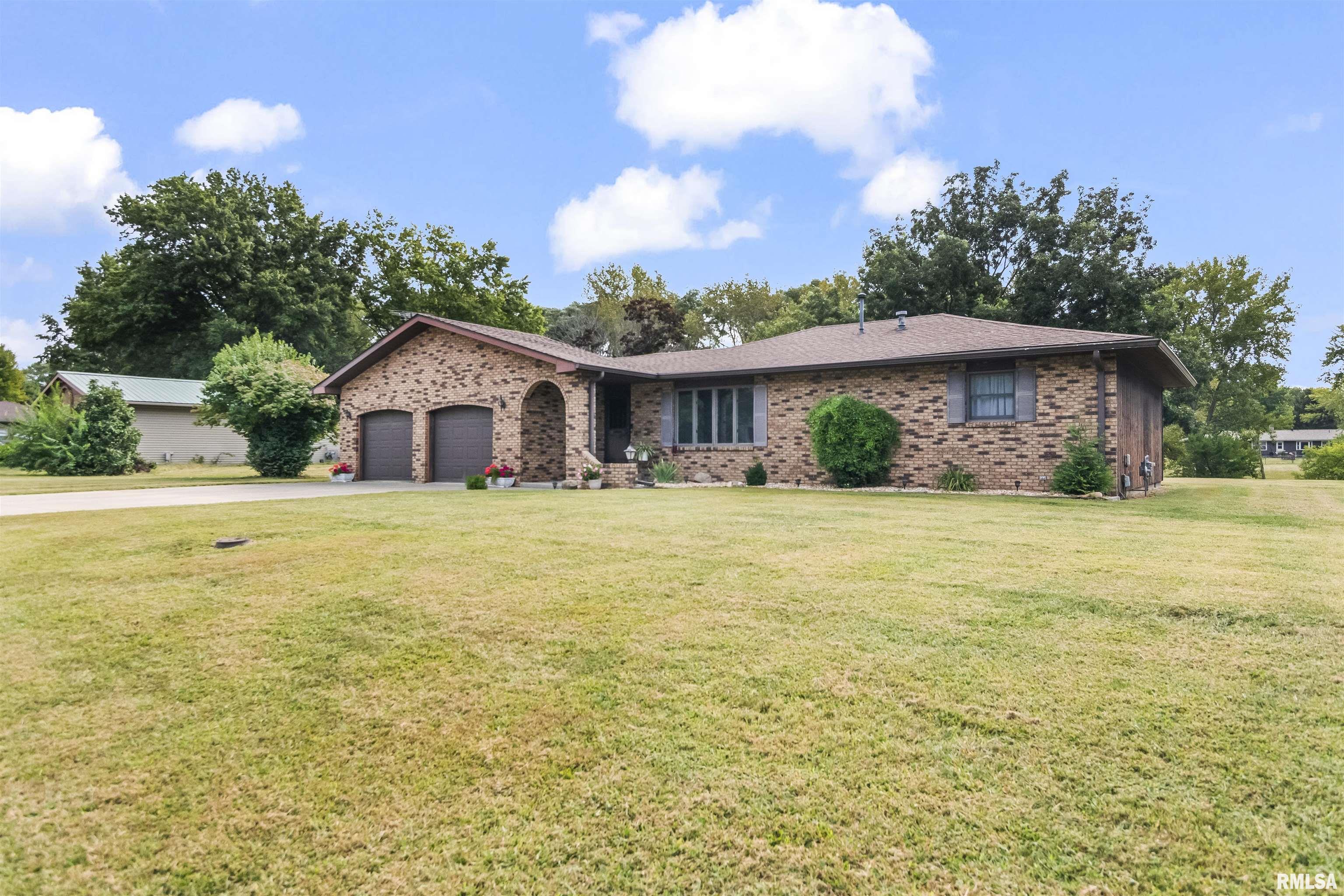 14358 Prairie Trail Athens, IL 62613 - Photo 1 of 27 Gallery Image 1