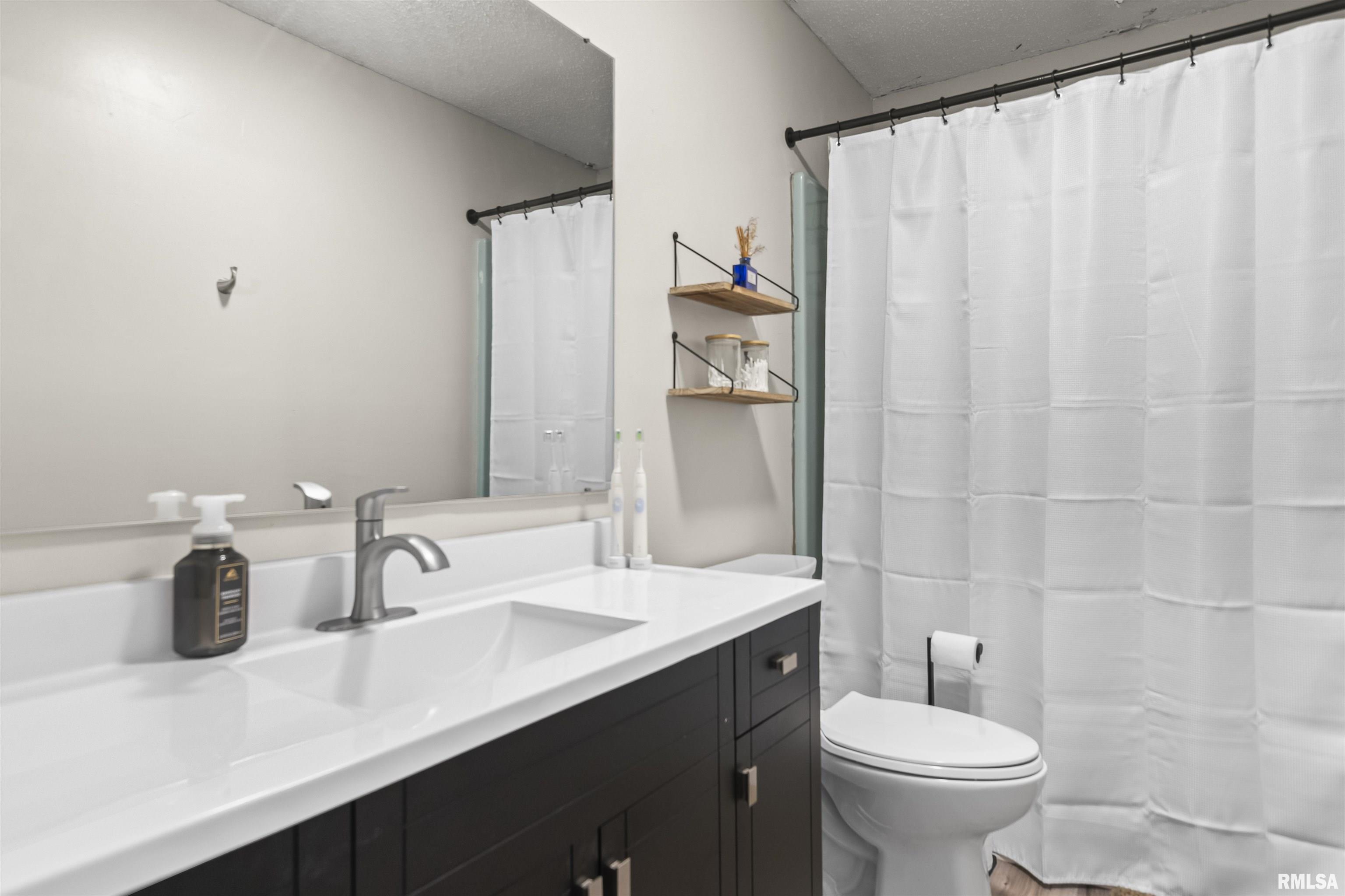 14358 Prairie Trail Athens, IL 62613 - Photo 17 of 27 Gallery Image 17