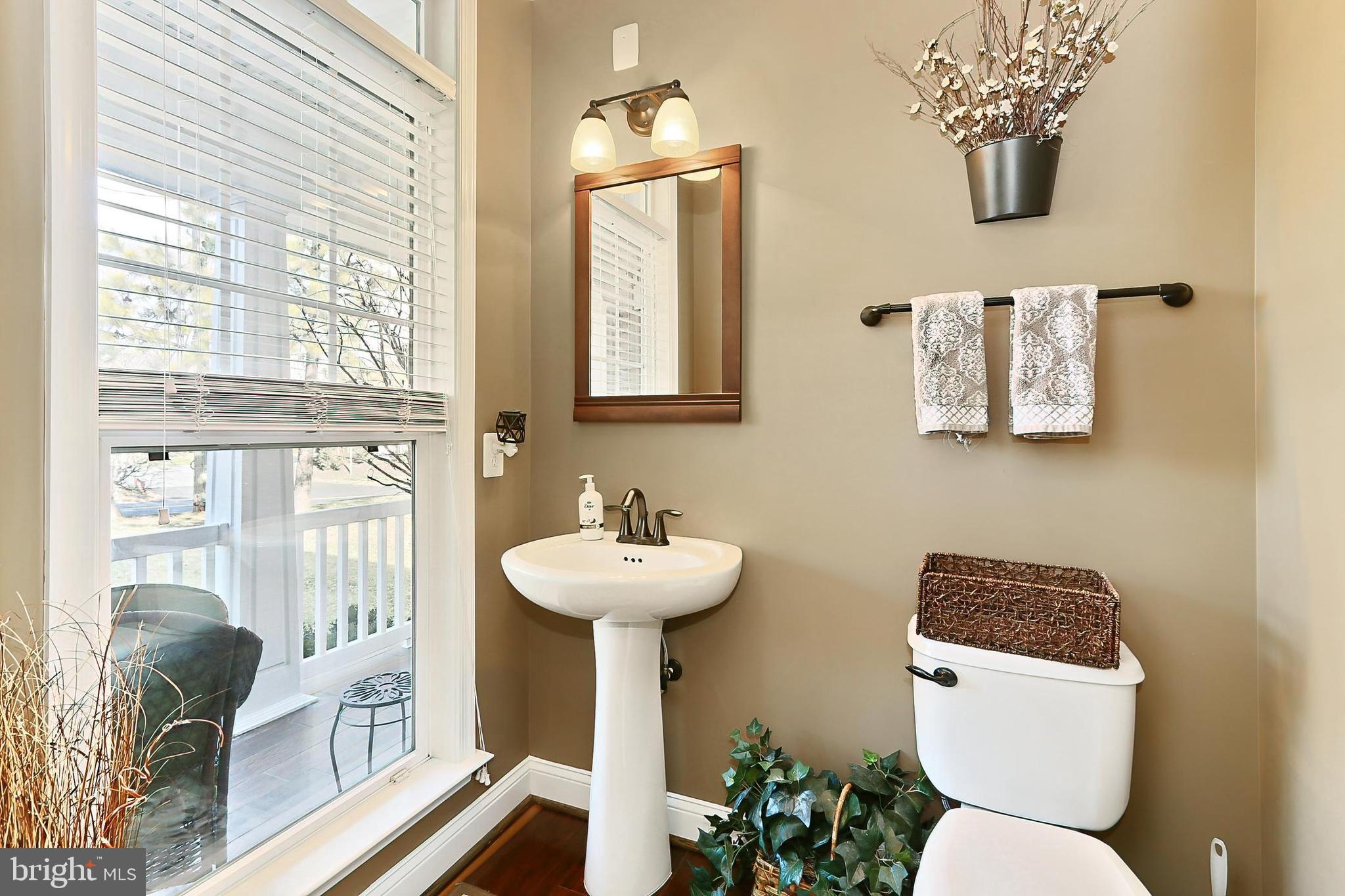 1619 Kirby Road McLean, VA 22101 - Photo 31 of 60 Powder room on the main level