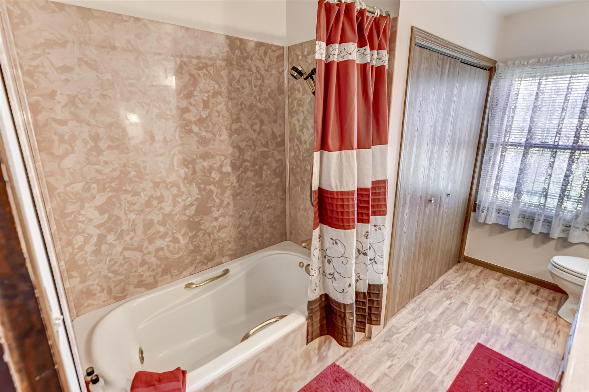 1811 Miller Road Riverton, IL 62561 - Photo 12 of 41 Gallery Image 12