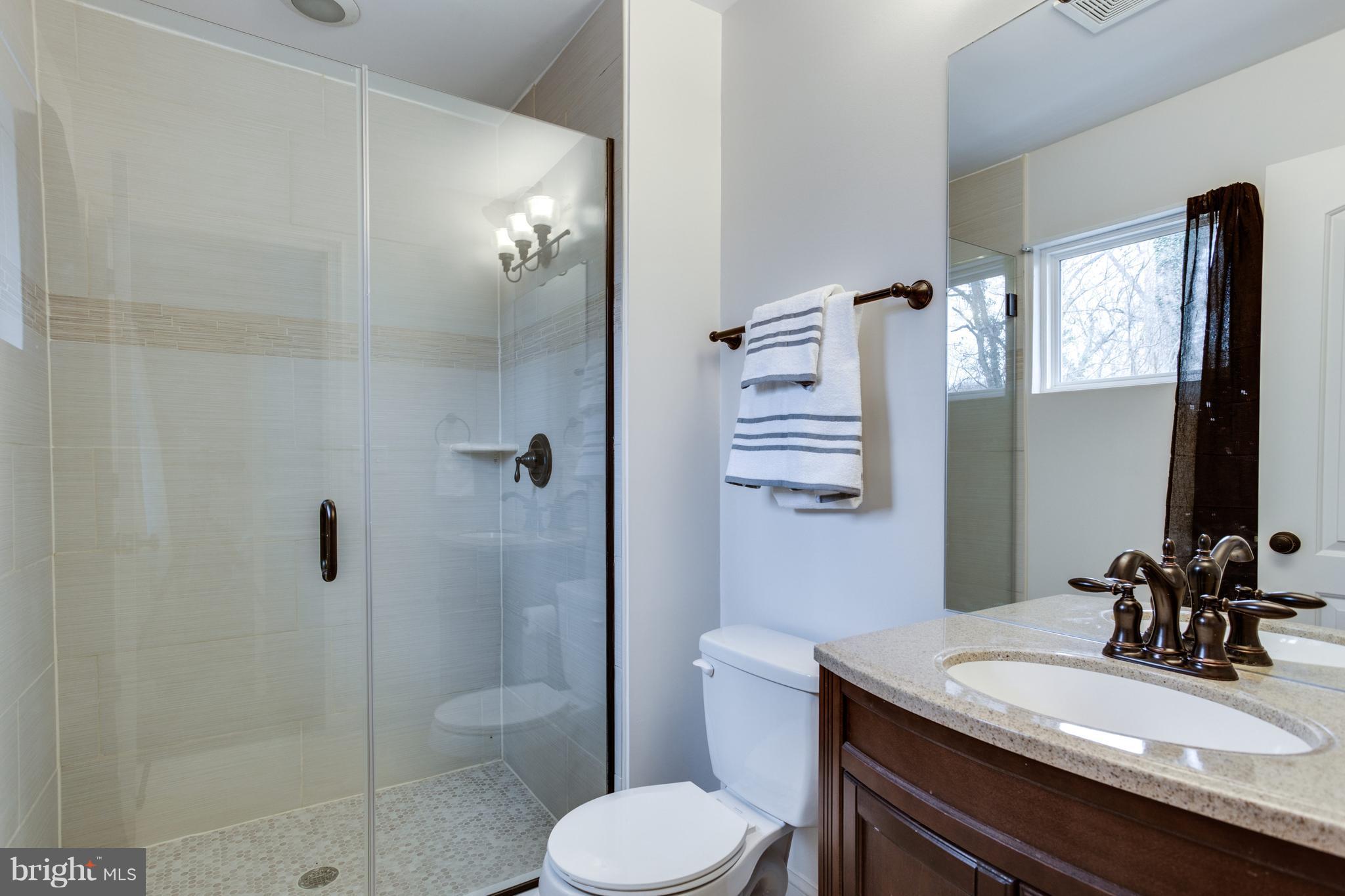 2925 Wilton Avenue Silver Spring, MD 20910 - Photo 15 of 30 Bath (Master)