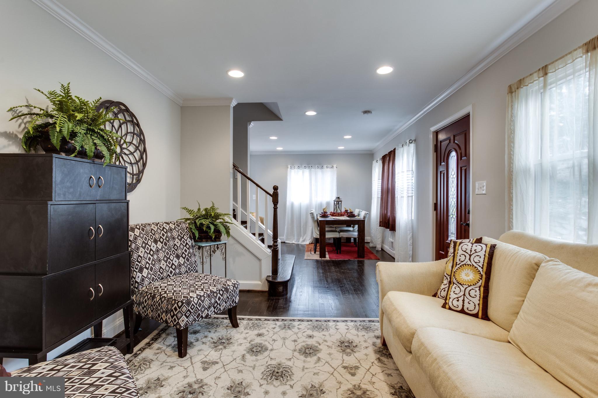 2925 Wilton Avenue Silver Spring, MD 20910 - Photo 6 of 30 Living Room