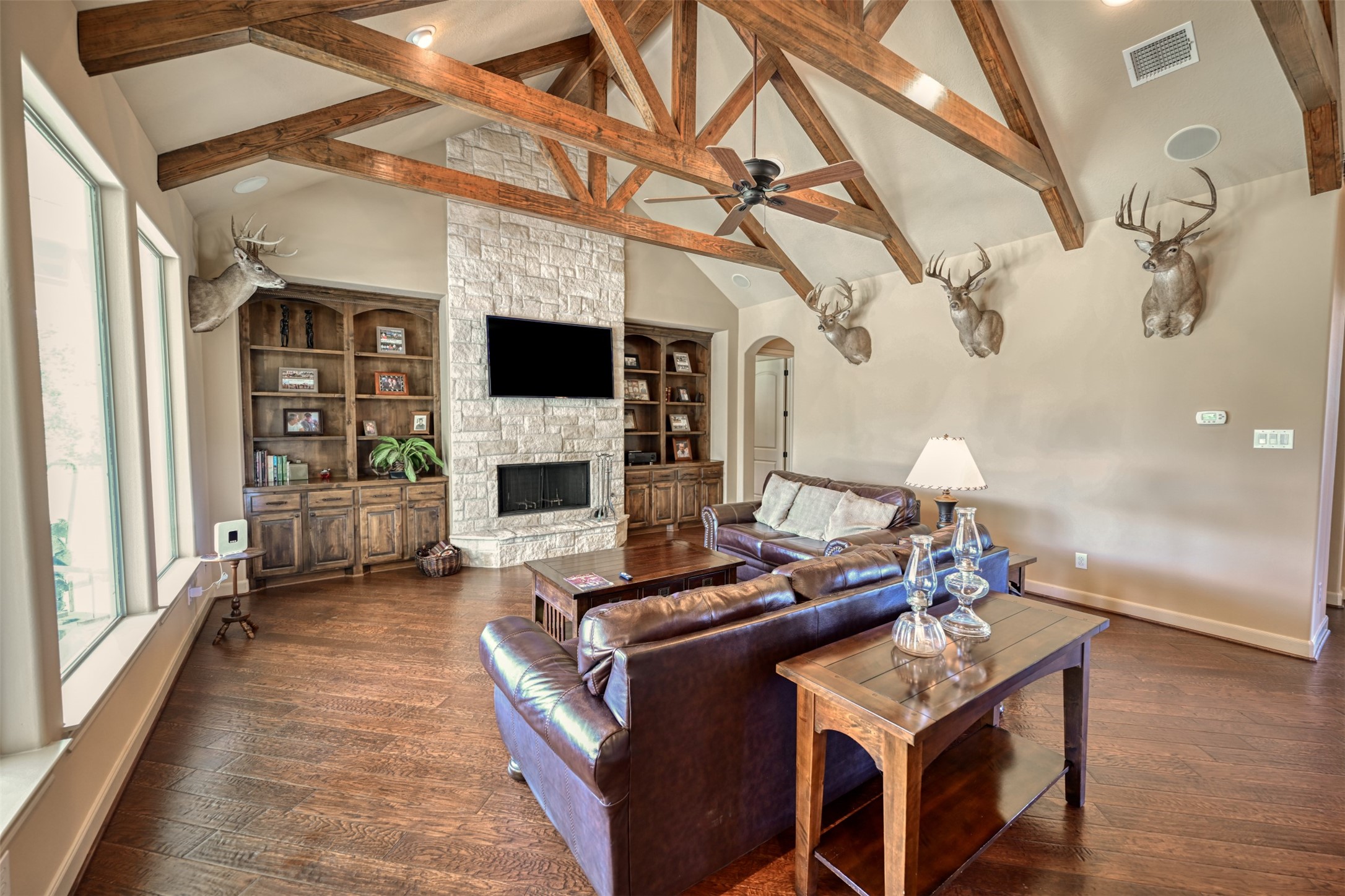 194 Zettel Road New Ulm, TX 78950 - Photo 8 of 29 Gallery Image 8
