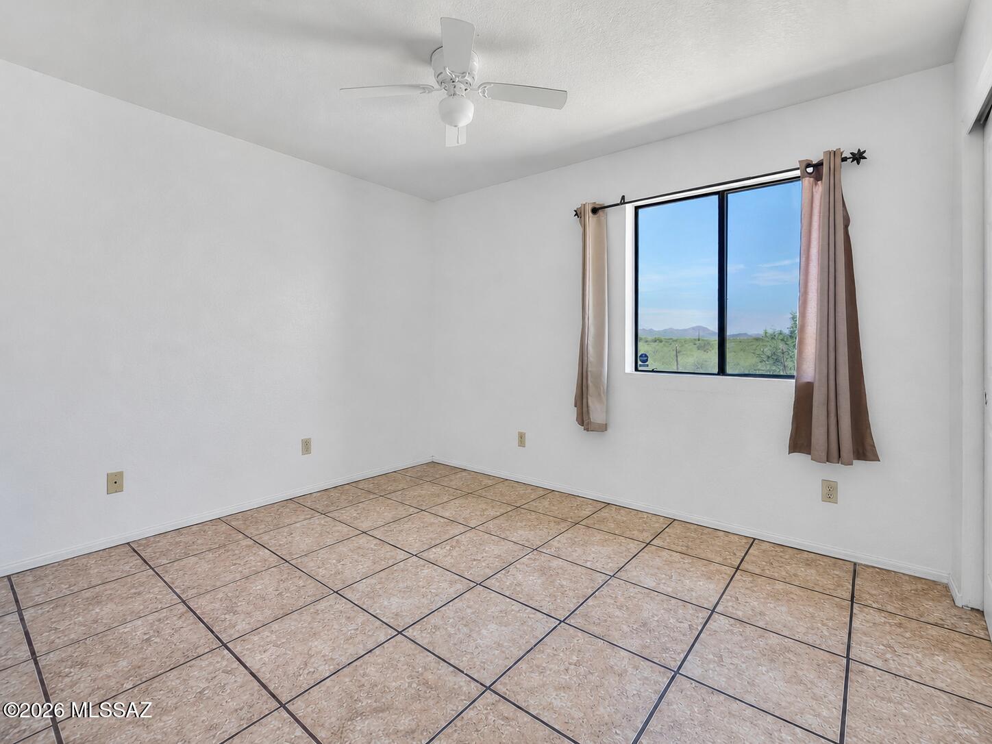 301 Círculo Silva Rio Rico, AZ 85648 - Photo 20 of 28 DA92070A-3DE1-4020-A9E2-4ACBE3FD253D