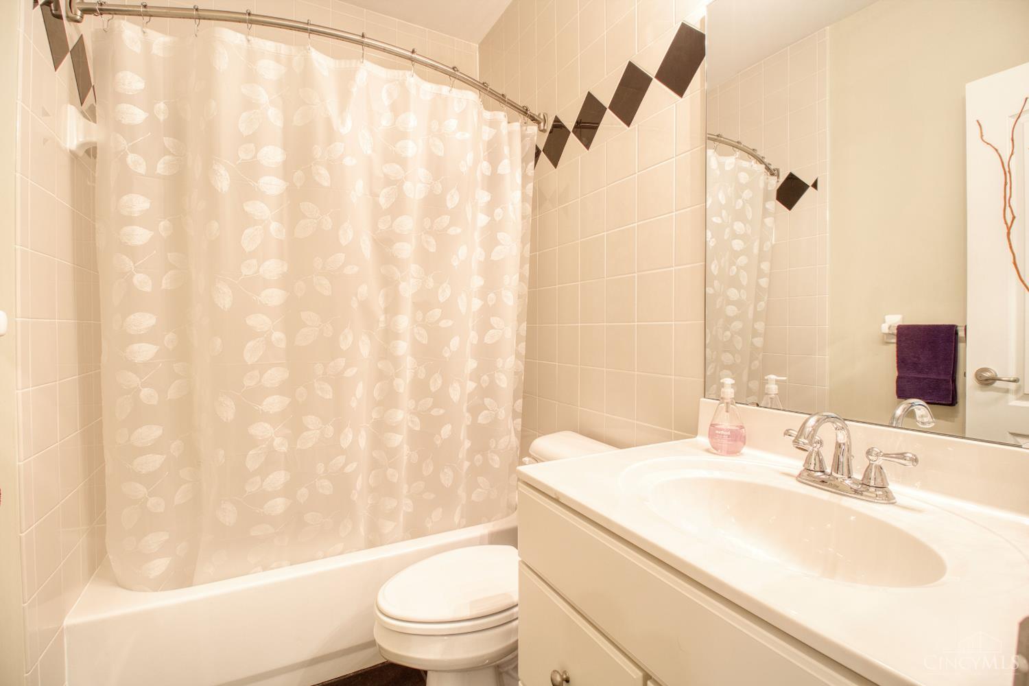 2274 Pointe Place Cincinnati, OH 45244 - Photo 45 of 71