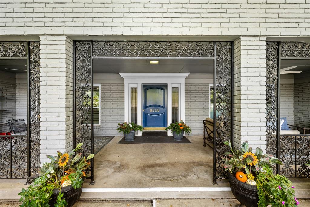 6226 Bandera Avenue, Unit C Dallas, TX 75225 - Photo 18 of 19 a front view of a house