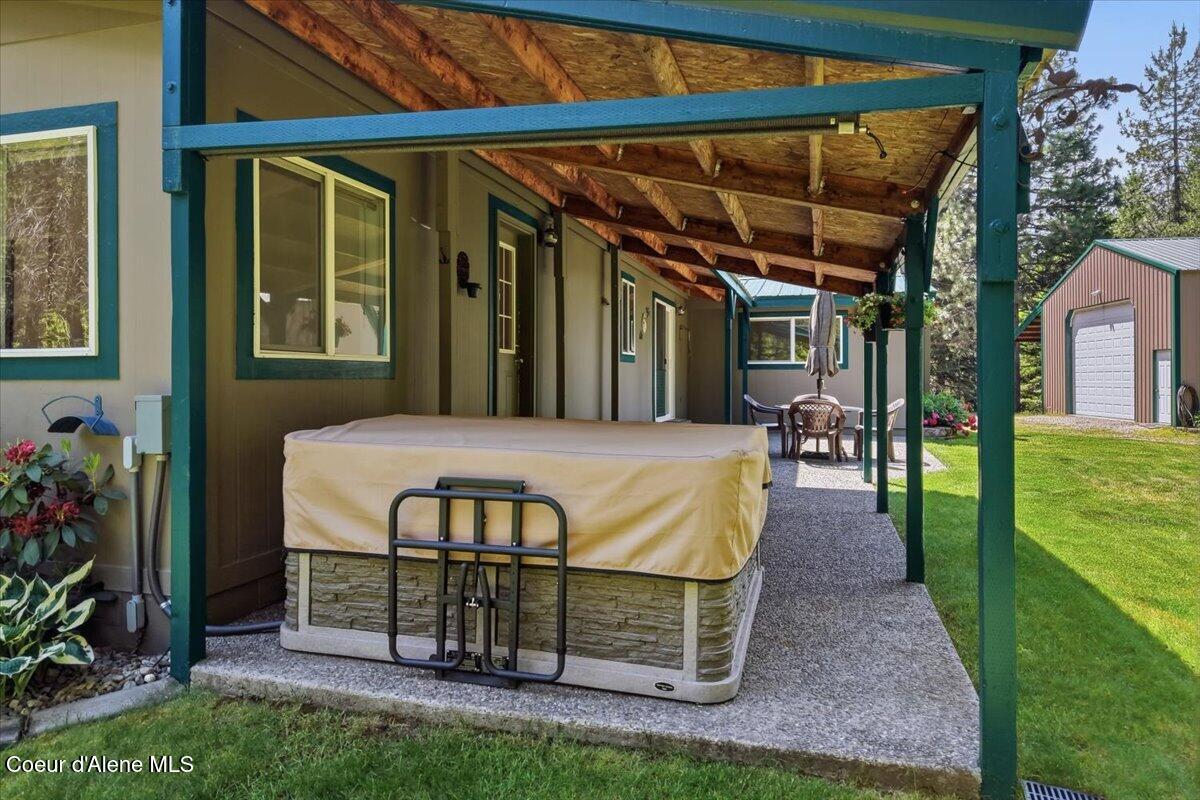 24401 North Grouse Road Rathdrum, ID 83858 - Photo 25 of 45 25-Hot Tub