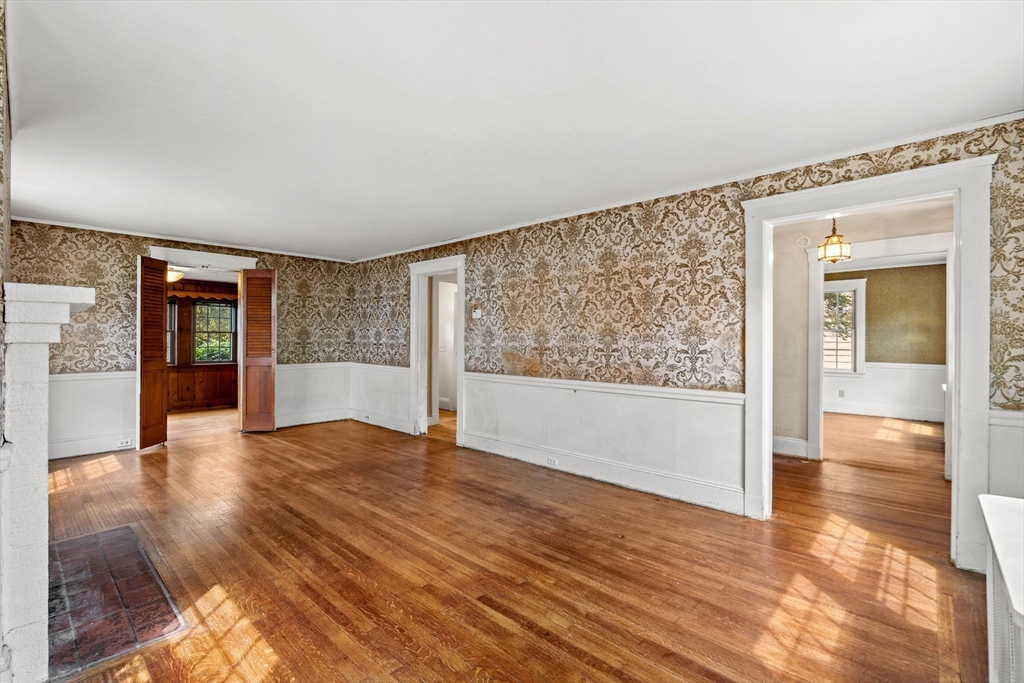 60 Linden Road Melrose, MA 02176 - Photo 3 of 40
