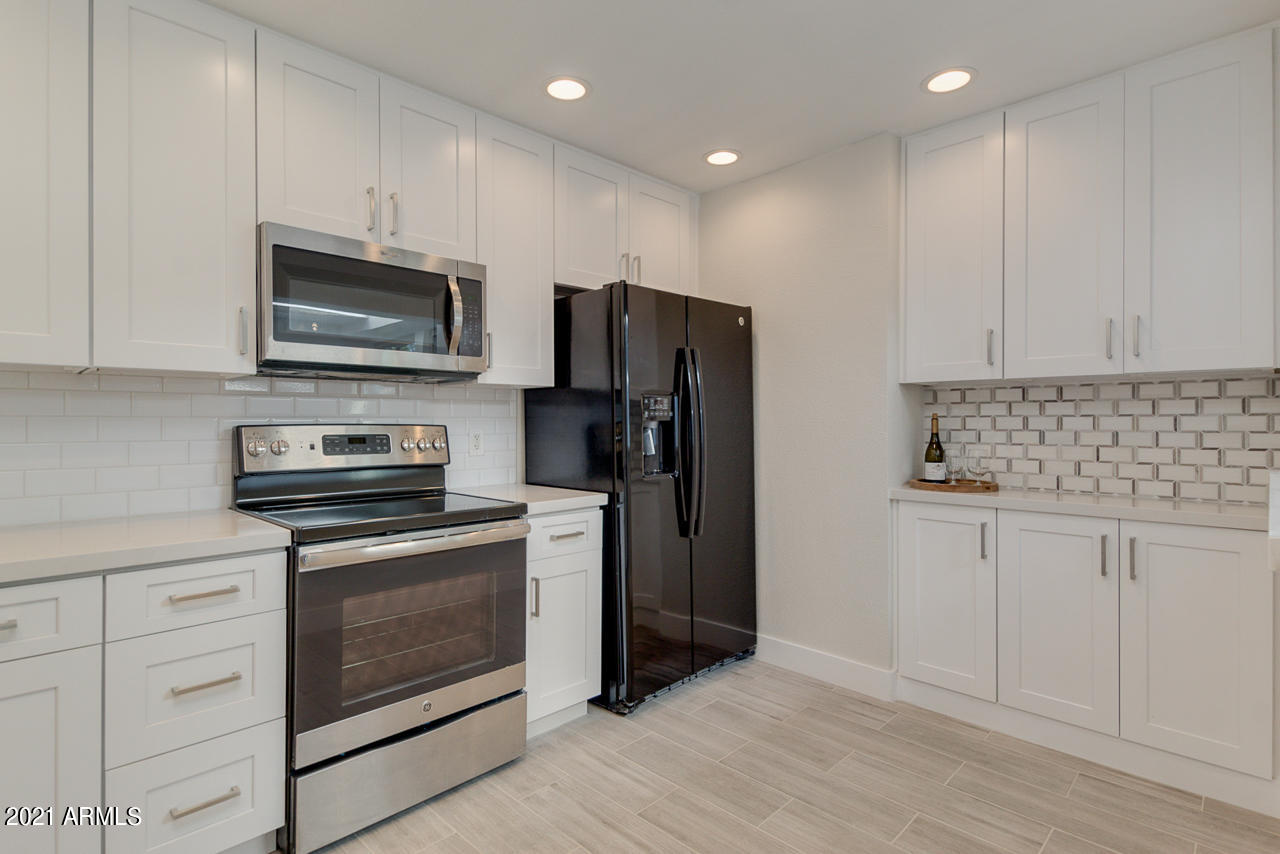 4201 East Camelback Road, Unit 82 Phoenix, AZ 85018 - Photo 11 of 23 17-Camelback