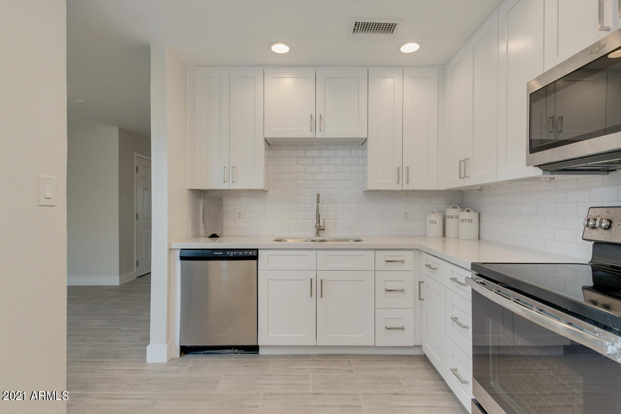 4201 East Camelback Road, Unit 82 Phoenix, AZ 85018 - Photo 13 of 23 21-Camelback