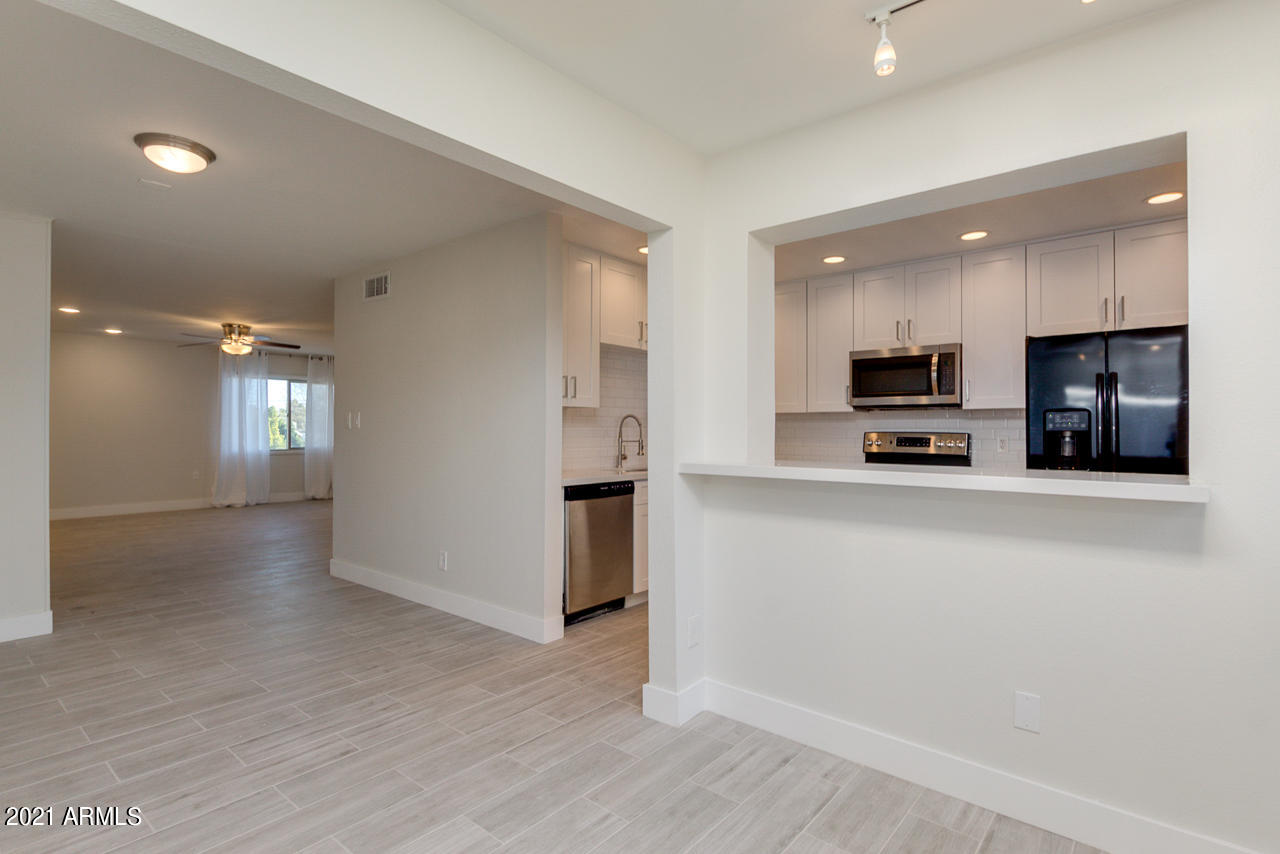 4201 East Camelback Road, Unit 82 Phoenix, AZ 85018 - Photo 9 of 23 15-Camelback