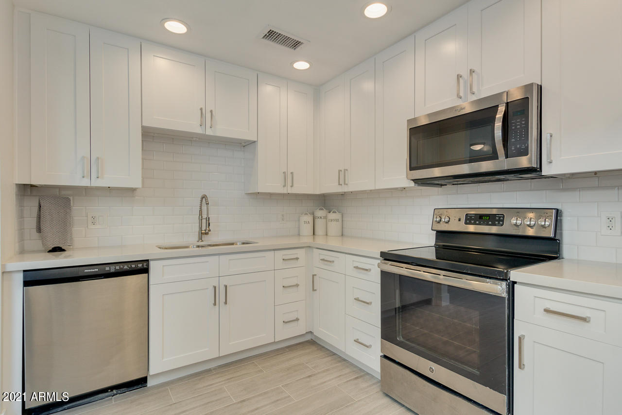 4201 East Camelback Road, Unit 82 Phoenix, AZ 85018 - Photo 10 of 23 16-Camelback
