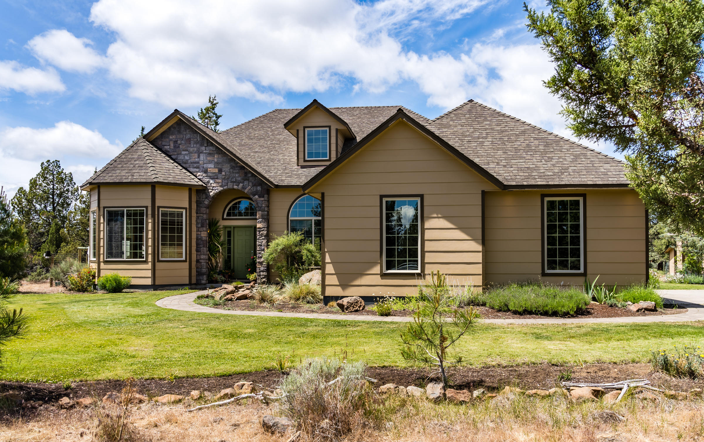 17730 Mountain View Road Sisters, OR 97759 - Photo 1 of 31 1