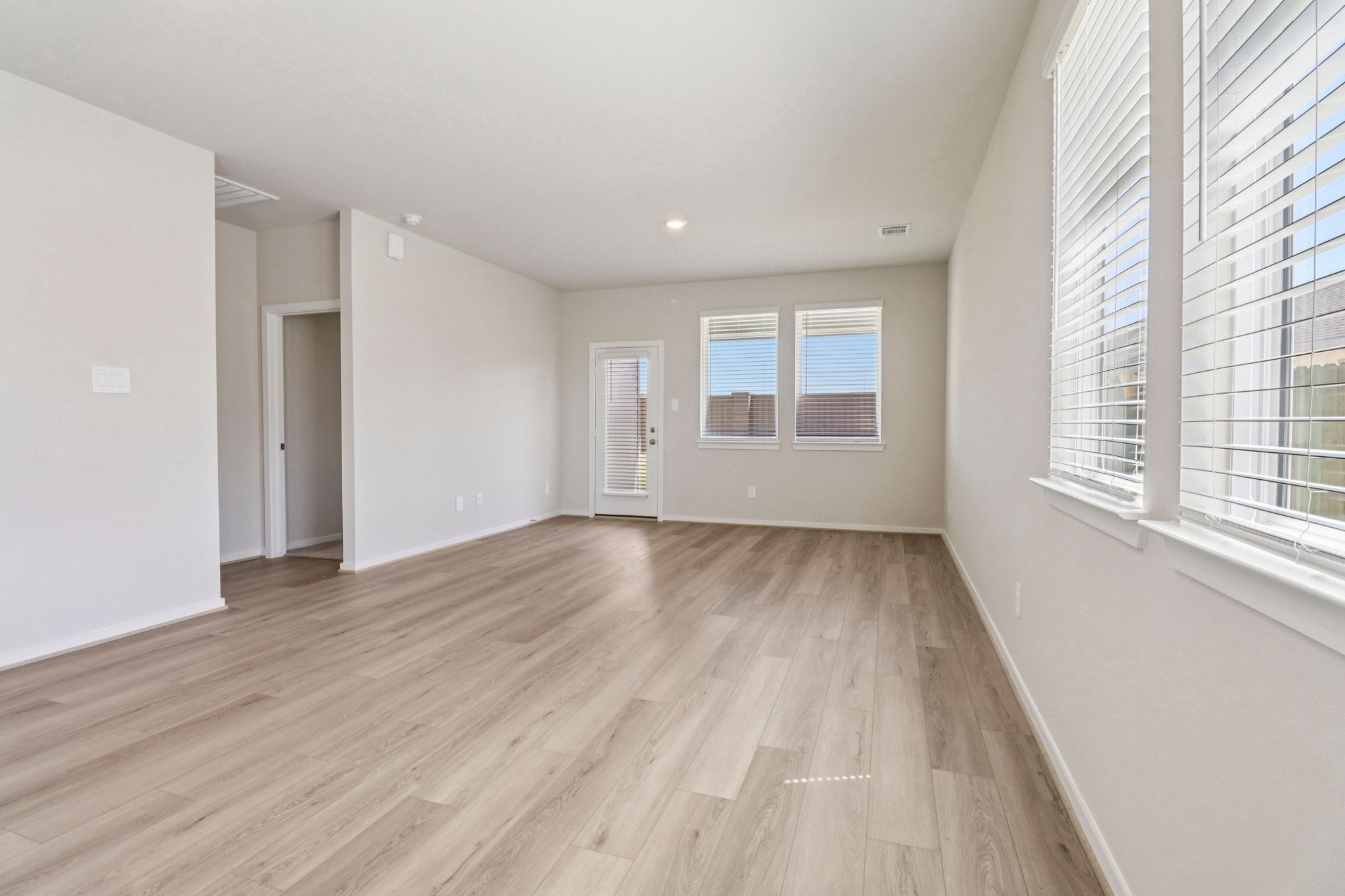 14313 Grey Pointe Court Conroe, TX 77302 - Photo 7 of 32