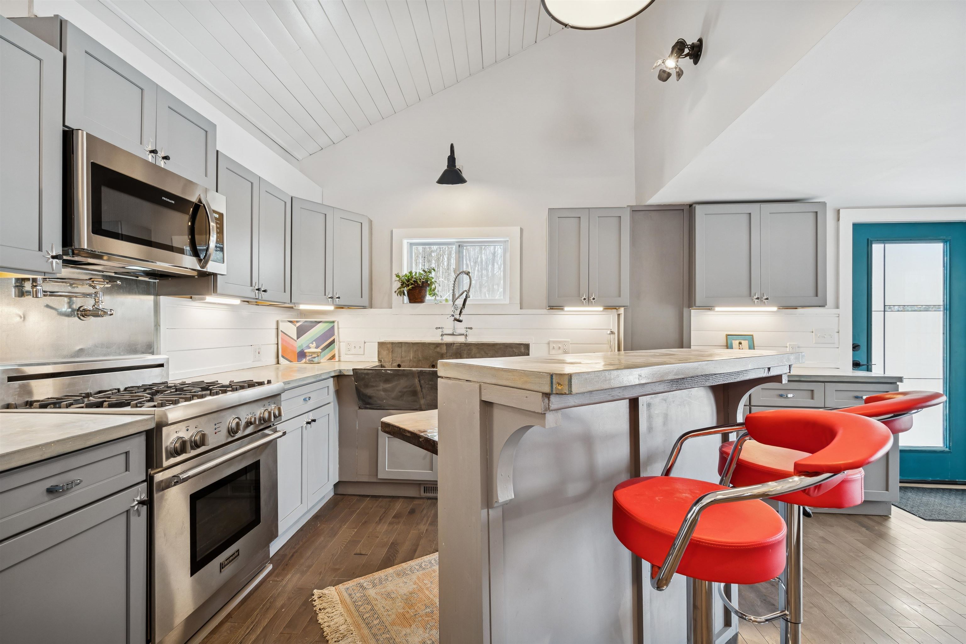 3993 Royalton Hill Road South Royalton, VT 05068 - Photo 23 of 57