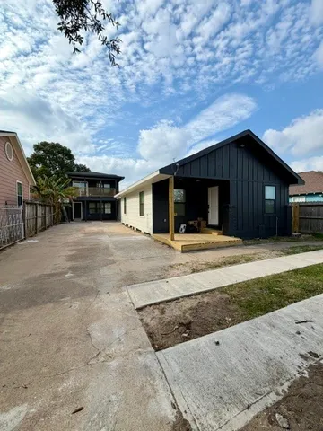 a view of a house with a outdoor space