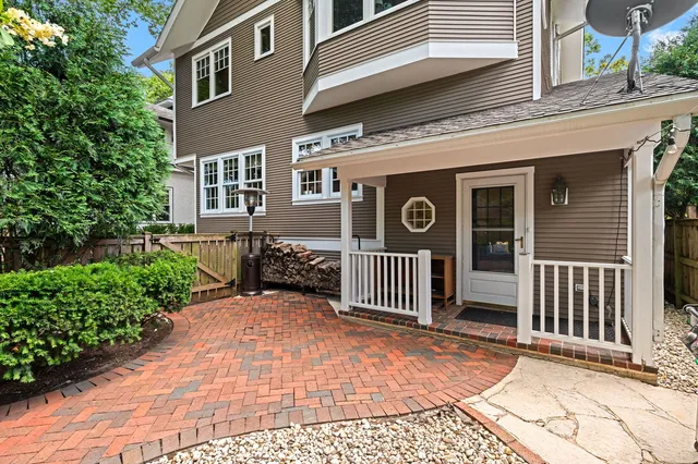 $1,875,000 | 918 Ashland Avenue, Wilmette, IL 60091
