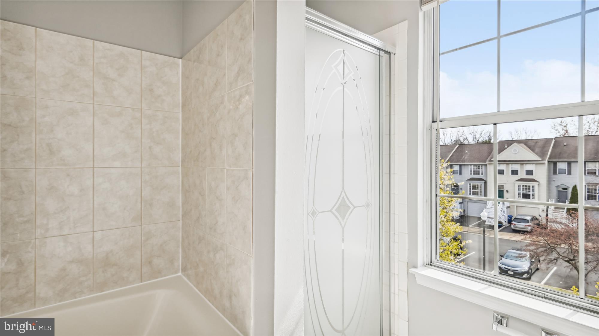 46678 Bartlet Square Sterling, VA 20164 - Photo 18 of 45 Shower Primary Bathroom