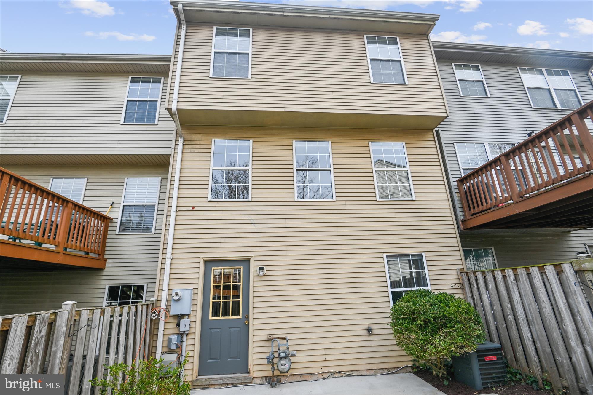 46678 Bartlet Square Sterling, VA 20164 - Photo 30 of 45 Back Elevation