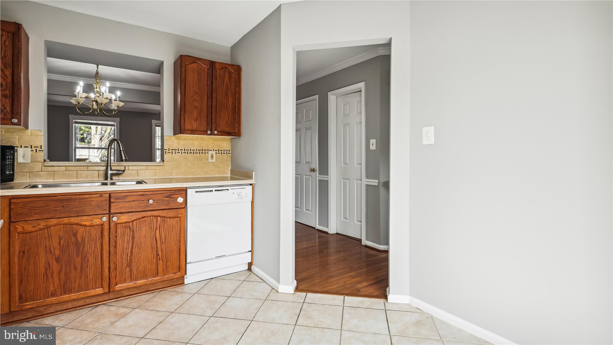 46678 Bartlet Square Sterling, VA 20164 - Photo 5 of 45 Kitchen
