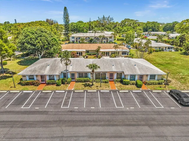$2,200 | 13785 Flora Place, Unit A, Delray Beach, FL 33484