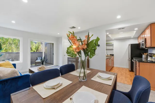 $725,000 | 831 West California Avenue, Unit V, Sunnyvale, CA 94086