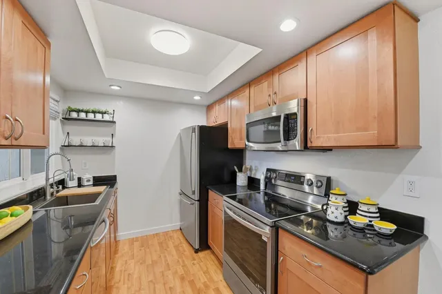 $725,000 | 831 West California Avenue, Unit V, Sunnyvale, CA 94086