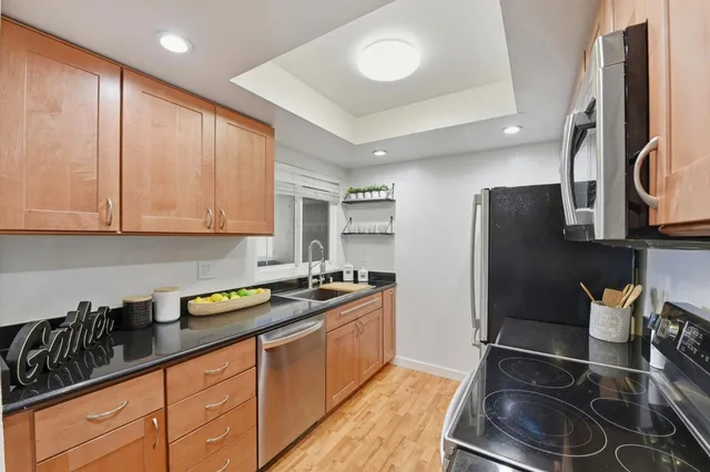 $725,000 | 831 West California Avenue, Unit V, Sunnyvale, CA 94086