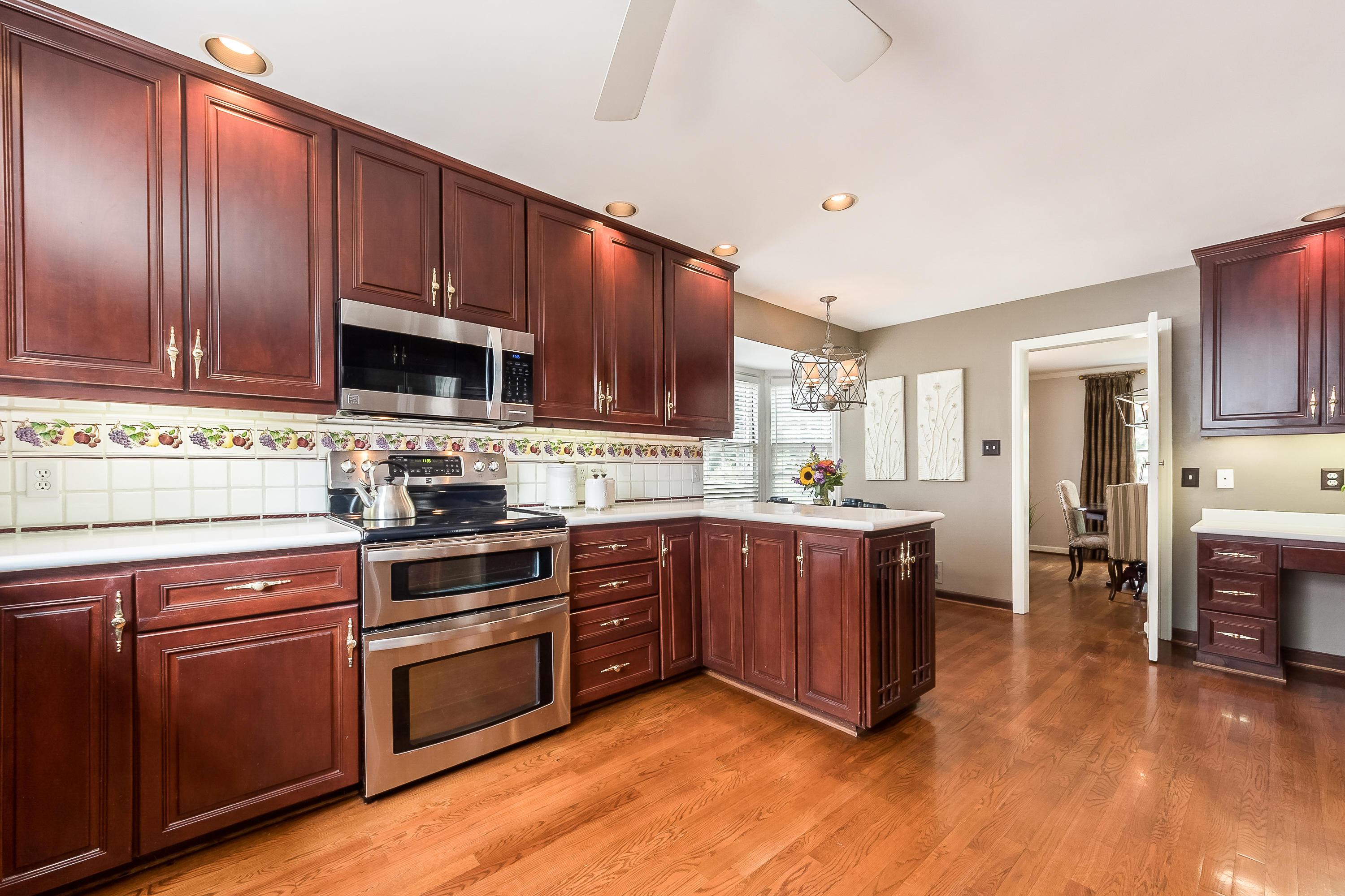 2271 Brixton Road Columbus, OH 43221 - Photo 16 of 55 Gallery Image 16
