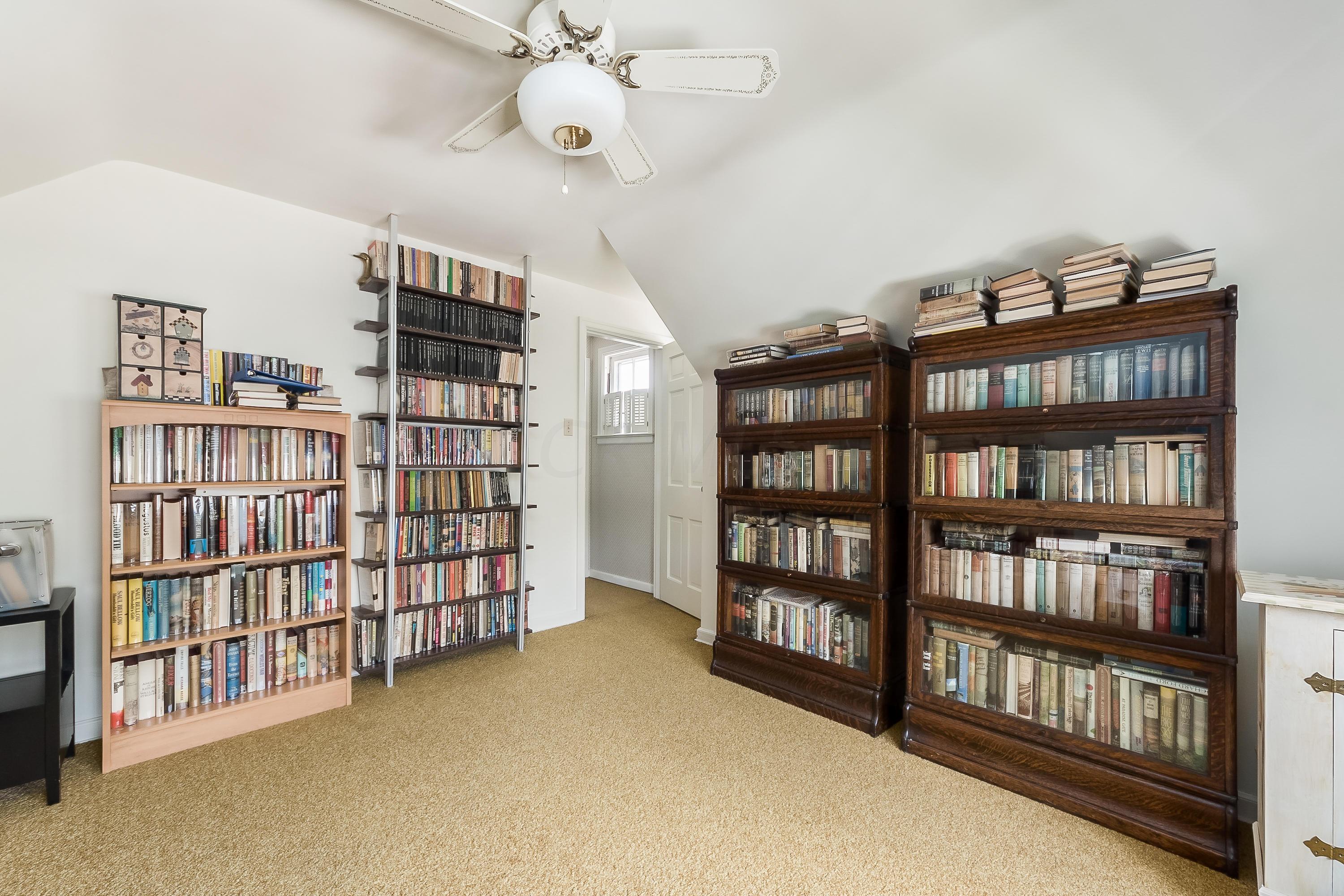 2271 Brixton Road Columbus, OH 43221 - Photo 35 of 55 Gallery Image 35