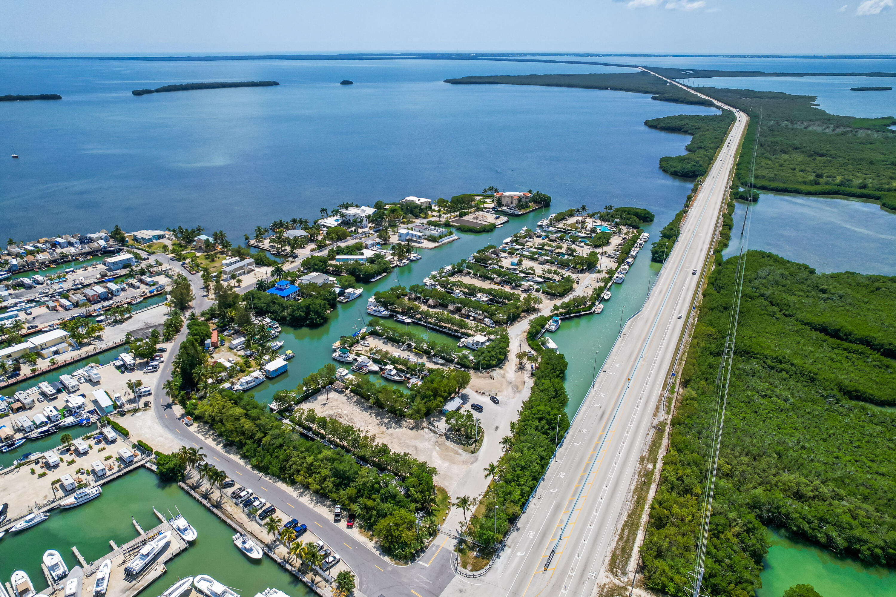 100 Morris Lane, Unit E8 Key Largo, FL 33037 - Photo 4 of 22 a view of a backyard