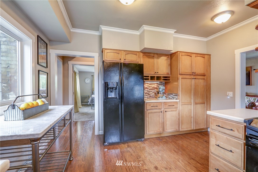 3015 Perry Avenue Bremerton, WA 98310 - Photo 10 of 28 Gallery Image 10