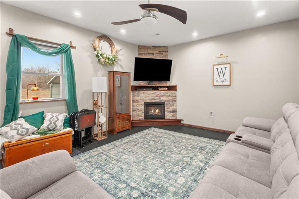 500 South Missouri Street Green Ridge, MO 65332 - Photo 15 of 39