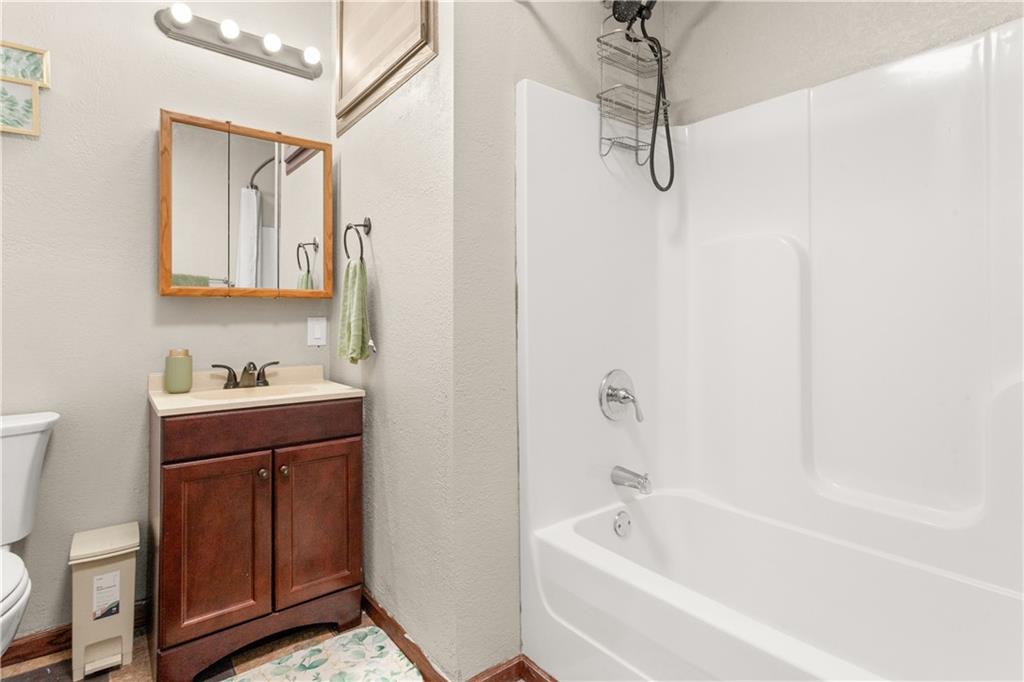 500 South Missouri Street Green Ridge, MO 65332 - Photo 18 of 39