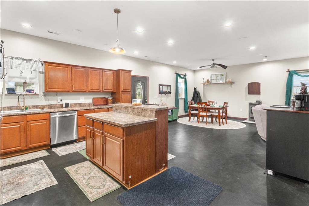 500 South Missouri Street Green Ridge, MO 65332 - Photo 24 of 39