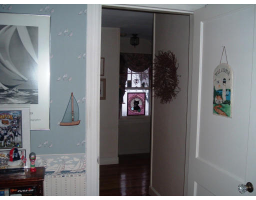 56 Bessemer Street Springfield, MA 01104 - Photo 13 of 15 a view of living room