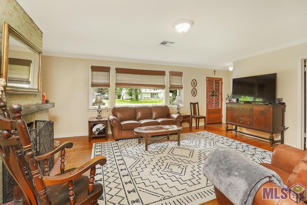 9119 Redbud Street Baton Rouge, LA 70815 - Photo 5 of 20 Living Room!