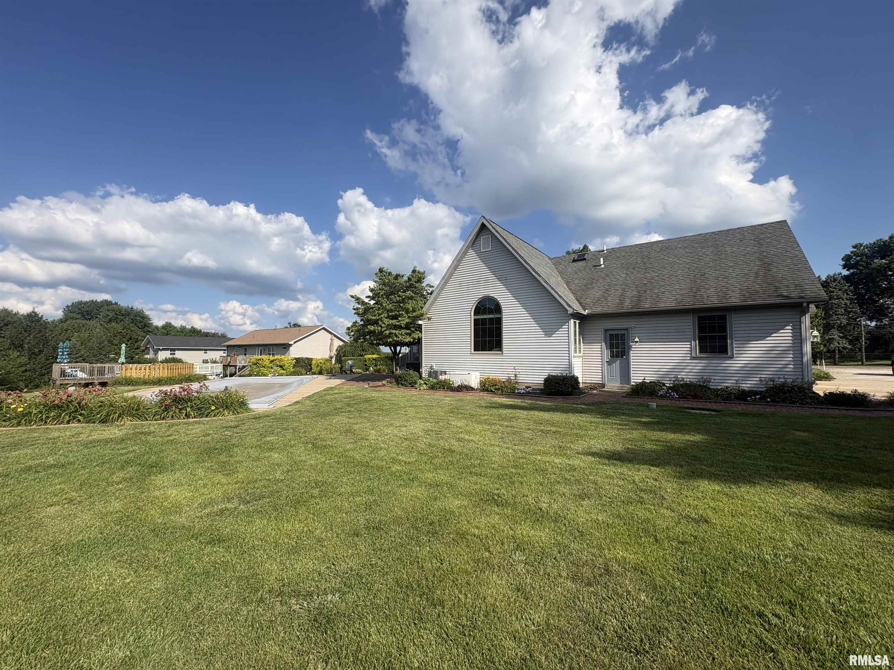4237 Sheridan Road Pekin, IL 61554 - Photo 5 of 7