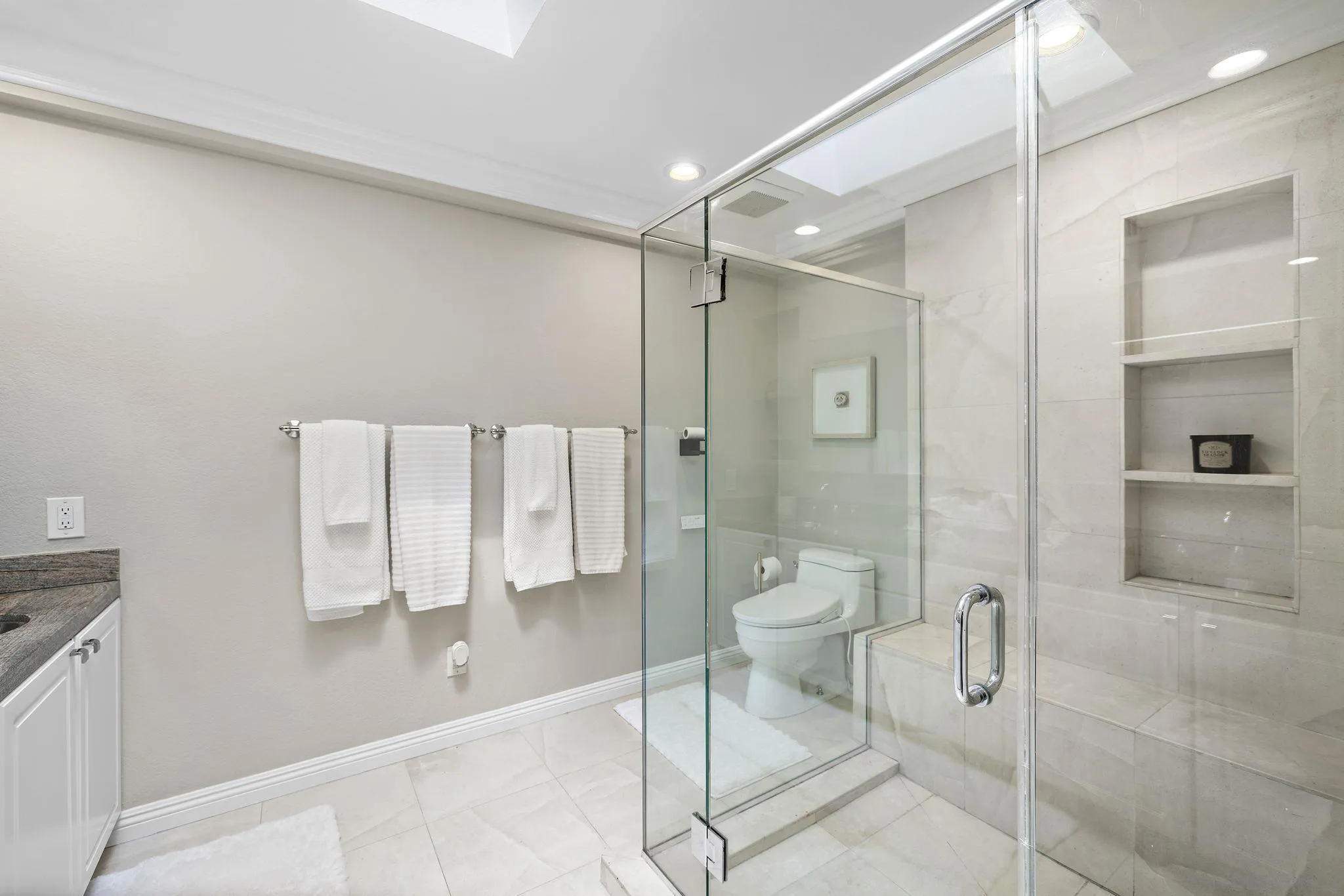 22875 Ridge Rte Lane Lake Forest, CA 92630 - Photo 24 of 54 a bathroom with a shower and a toilet